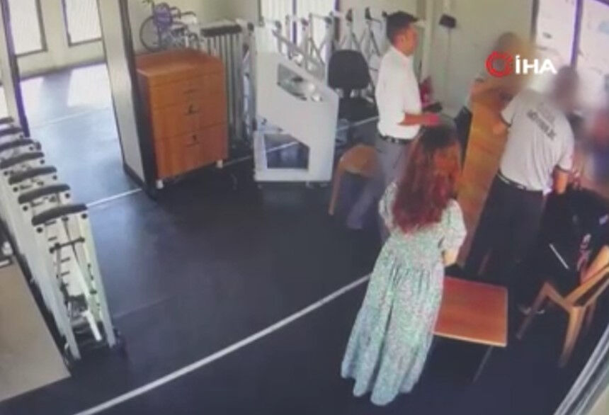 Muğla'da zabıta görevlisinin dikkati sayesinde PKK üyesi kadın yakalandı Muğla'da zabıta görevlisinin dikkati sayesinde PKK üyesi kadın yakalandı - 1. Resim