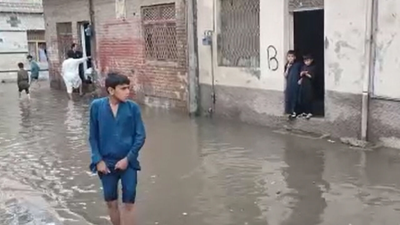 Muson yağmurları Pakistan’ı vurdu: 24 kişi öldü Muson yağmurları Pakistan’ı vurdu: 24 kişi öldü - 2. Resim