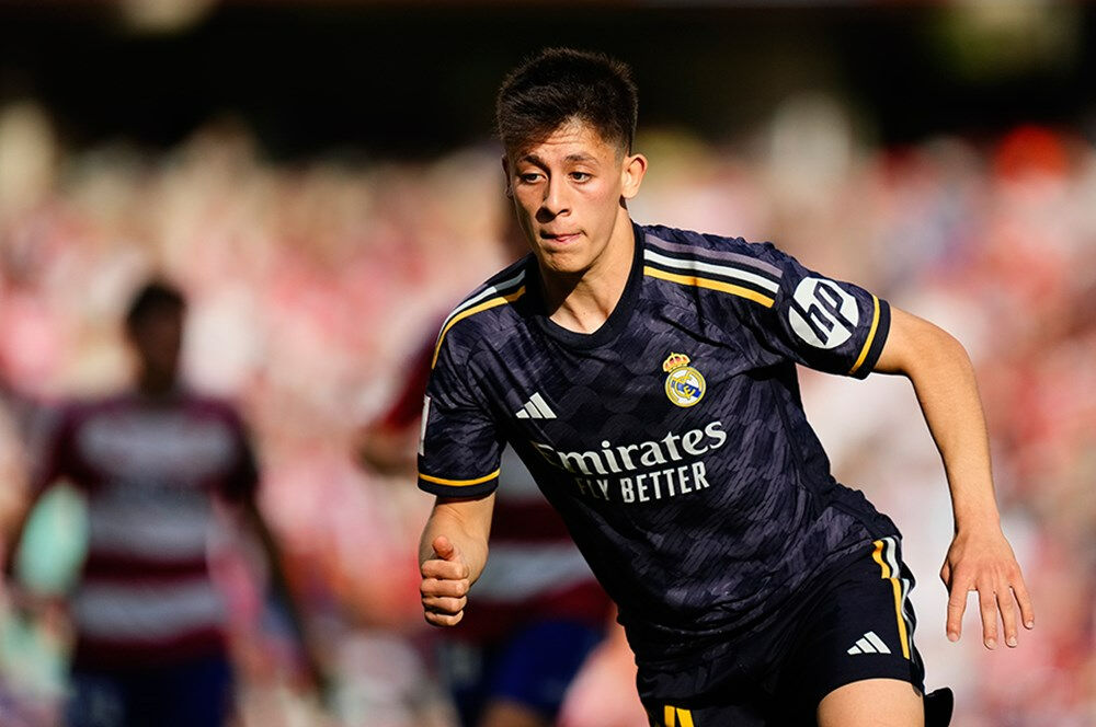 Real Madrid'de Arda Güler sevinci yaşanıyor! Sezon öncesi performansı göz doldurdu Real Madrid'de Arda Güler sevinci yaşanıyor! Sezon öncesi performansı göz doldurdu - 2. Resim