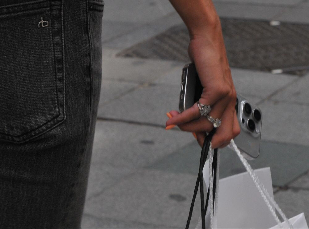 Çağla Altunkaya, Adriana Lima'nın kızlarıyla gezerken görüntülendi! Evlilik sorusuna cevap verdi - 3. Resim