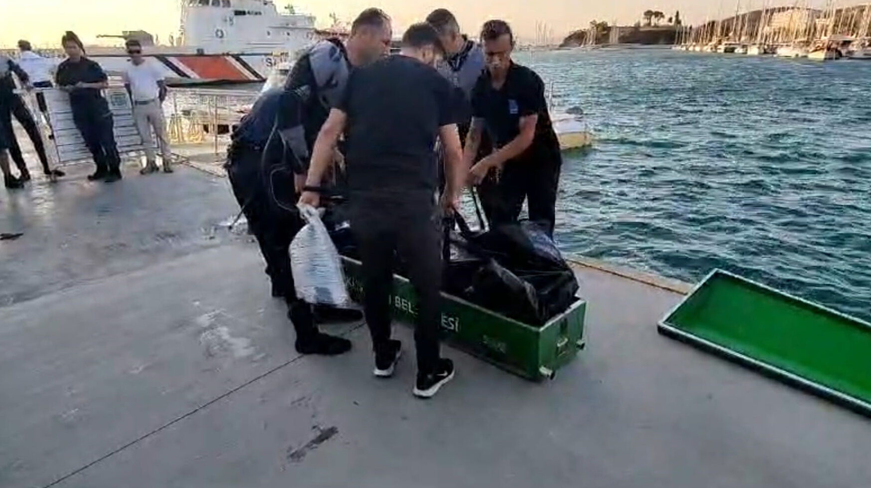 Söylentileri kaldıramayan baba not bırakıp evi terk etti, cesedi deniz dibinde bulundu Söylentileri kaldıramayan baba not bırakıp evi terk etti, cesedi deniz dibinde bulundu - 2. Resim