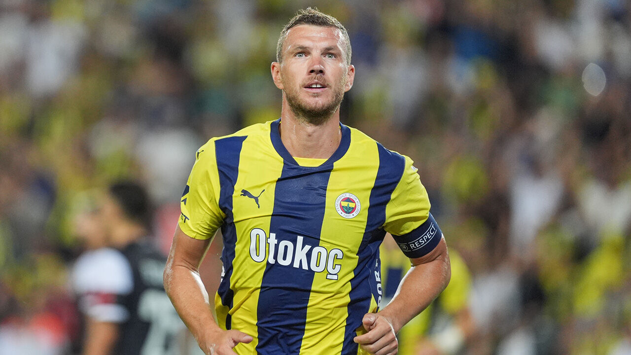 Tur rehberi Dzeko! Fenerbahçe Lugano engelini onunla aştı Tur rehberi Dzeko! Fenerbahçe Lugano engelini onunla aştı - 1. Resim