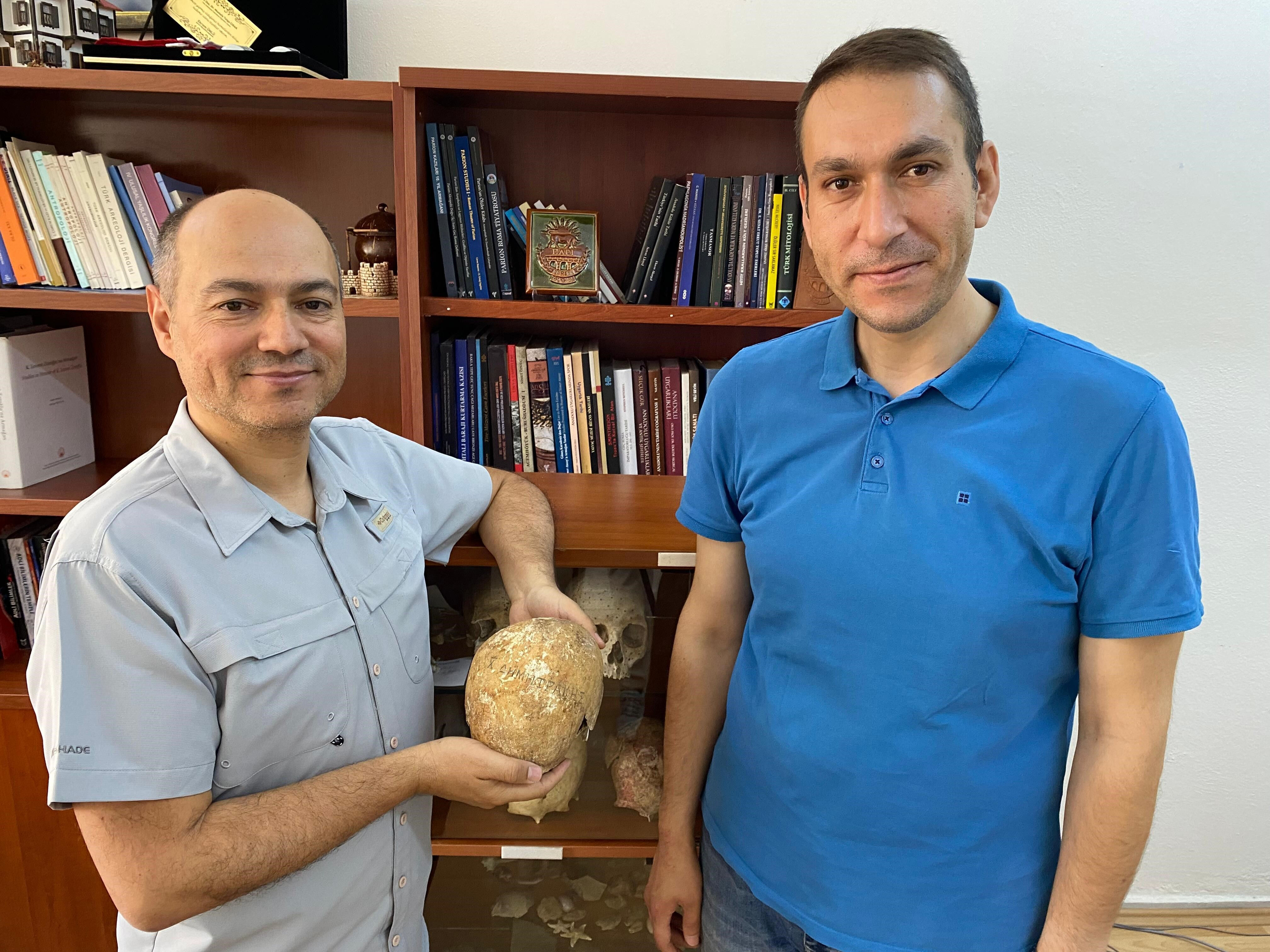 Türkiye'de böylesi görülmedi! Din adamına ait kafatası bulundu Türkiye'de böylesi görülmedi! Din adamına ait kafatası bulundu - 2. Resim