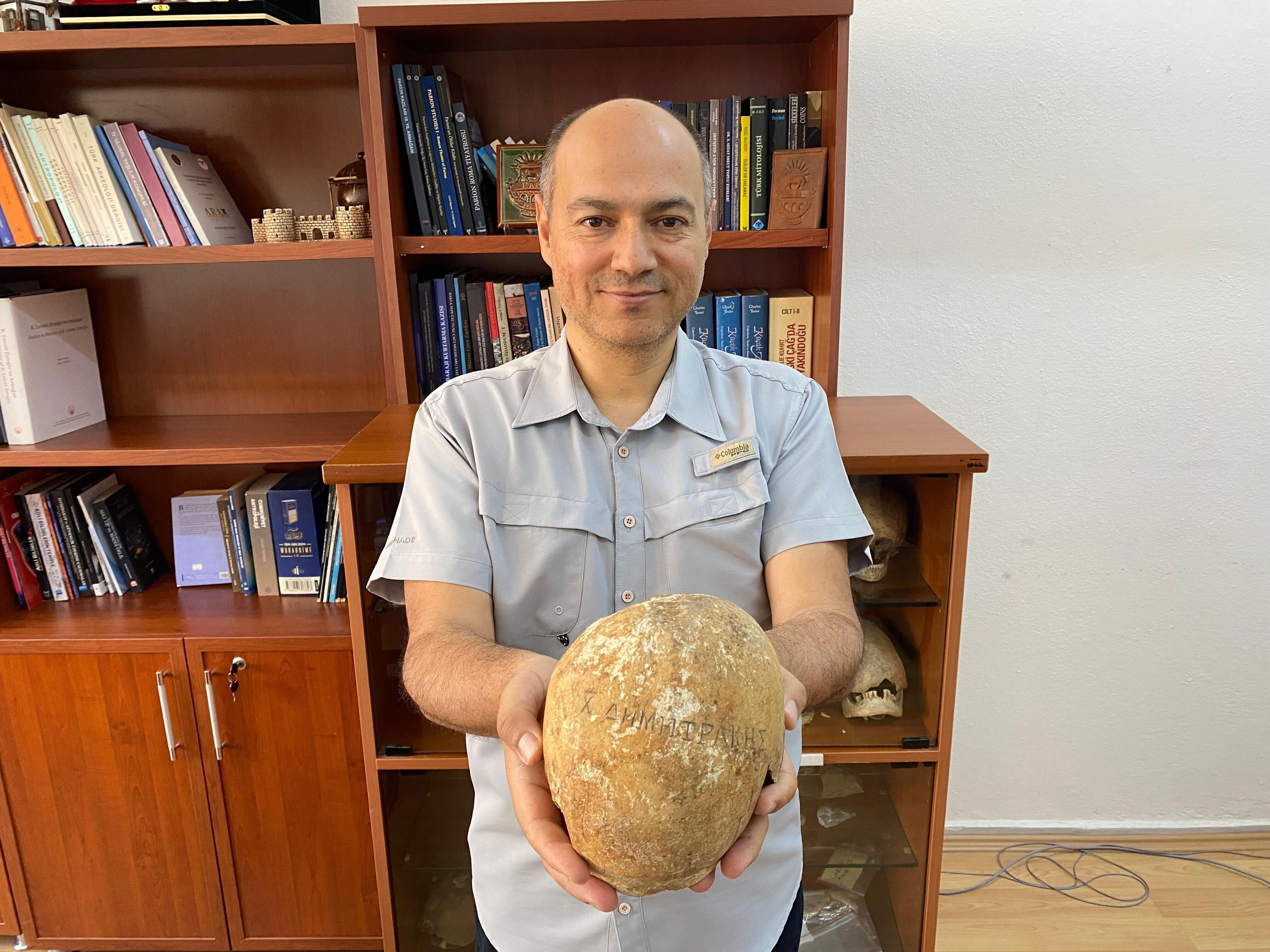 Türkiye'de böylesi görülmedi! Din adamına ait kafatası bulundu Türkiye'de böylesi görülmedi! Din adamına ait kafatası bulundu - 4. Resim