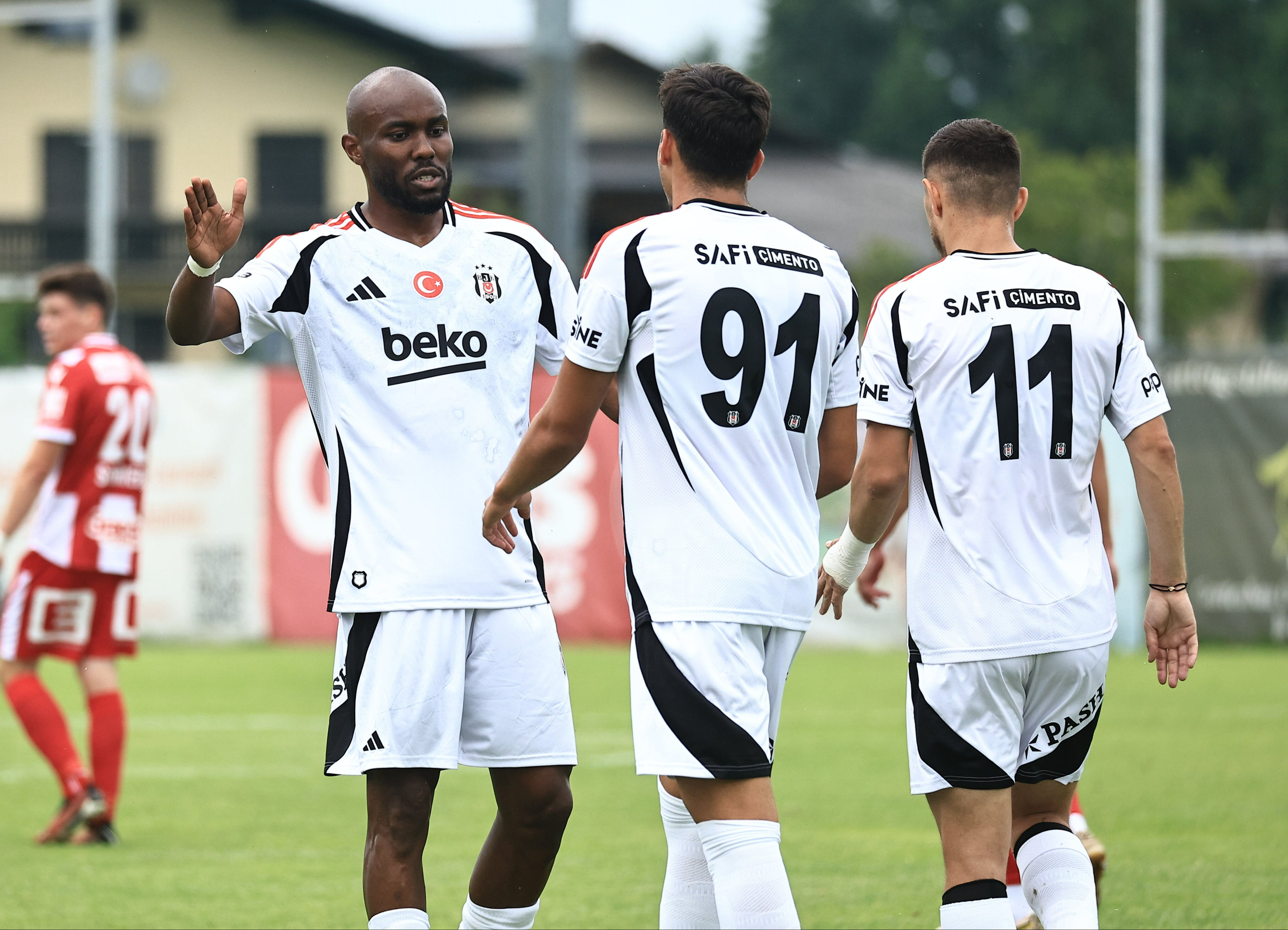 Galatasaray ile Beşiktaş arasındaki Süper Kupa finali öncesi muhtemel 11'ler belli oldu Galatasaray ile Beşiktaş arasındaki Süper Kupa finali öncesi muhtemel 11'ler belli oldu - 6. Resim