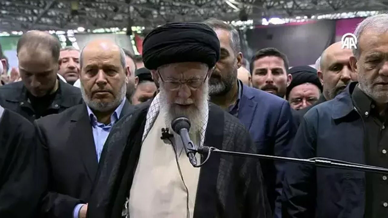 Hamas lideri Heniyye için Tahran'da cenaze töreni düzenlendi Hamas lideri Heniyye için Tahran'da cenaze töreni - 1. Resim