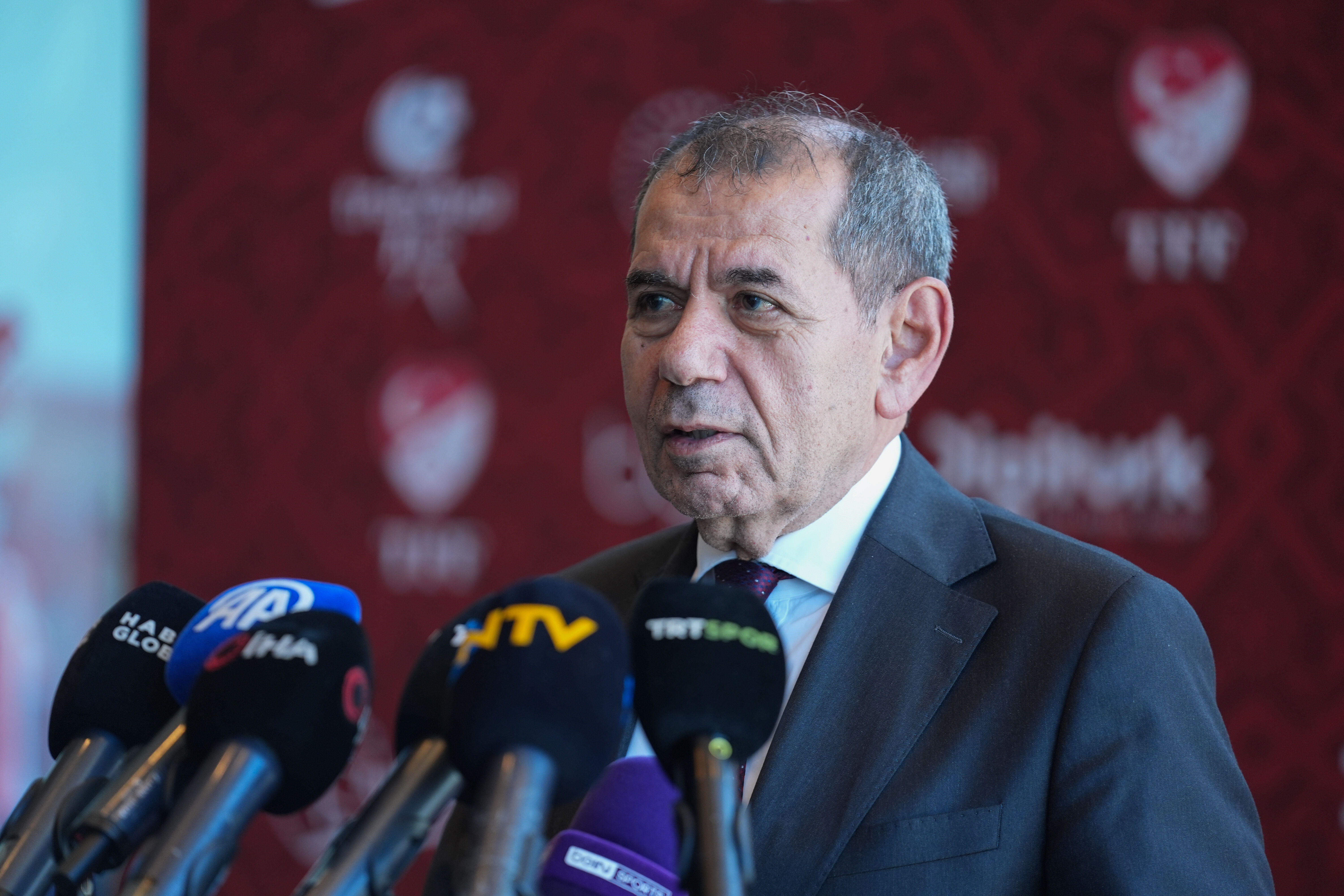 Süper Lig kupası değişti, Dursun Özbek Fenerbahçe ve Beşiktaş'a gönderme yaptı - 2. Resim