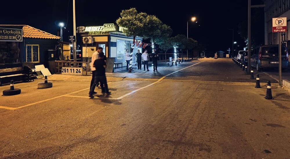 Zonguldak'ta taksi durağını arayan kişi bomba ihbarında bulundu:  Zonguldak'ta taksi durağını arayan kişi bomba ihbarında bulundu: