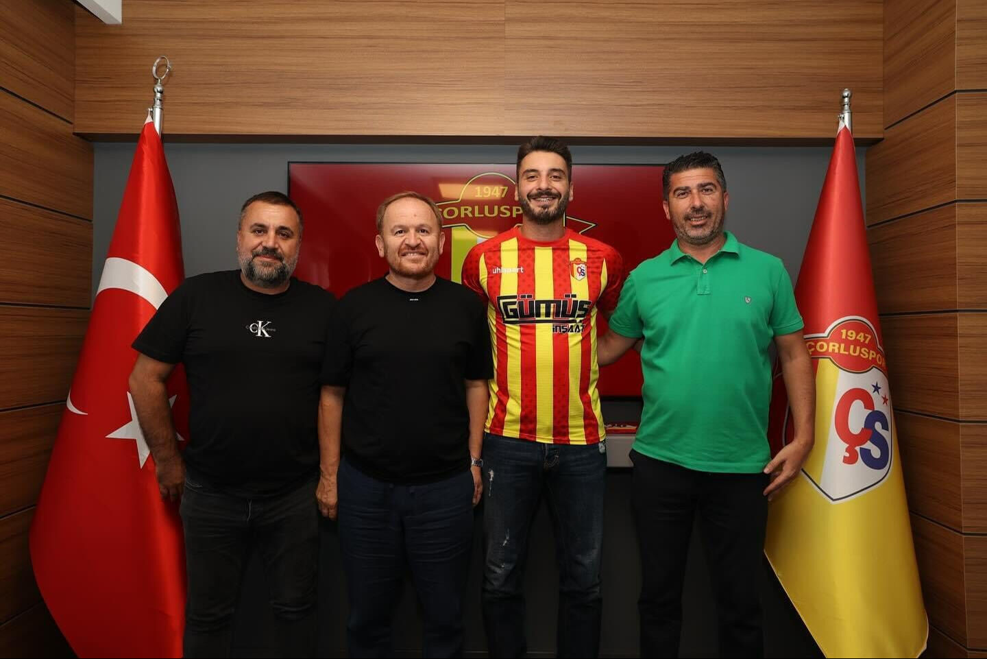 Beşiktaş ve Galatasaray'ın eski kalecisi Cenk Gönen, Çorluspor 1947'ye transfer oldu Beşiktaş ve Galatasaray'ın eski kalecisi Cenk Gönen, Çorluspor 1947'ye transfer oldu - 2. Resim