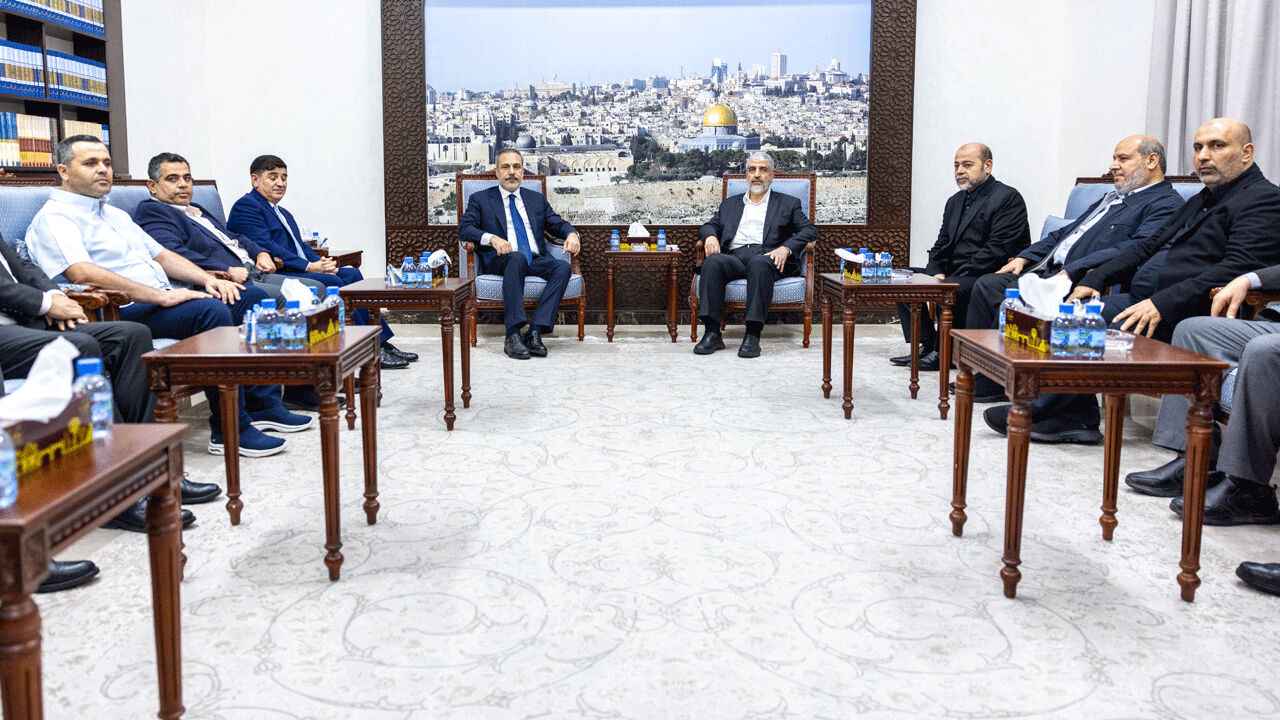 Hamas'a taziye ziyareti! Bakan Fidan, Halid Meşal ile görüştü Hamas'a taziye ziyareti! Bakan Fidan, Halid Meşal ile görüştü - 1. Resim