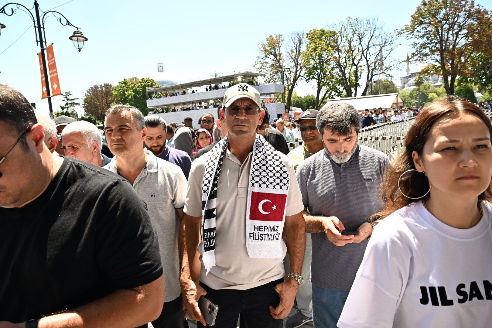 İsmail Heniyye için 81 ilde gıyabi cenaze namazı! İstanbul'da vatandaşlar Ayasofya'ya akın etti - 3. Resim