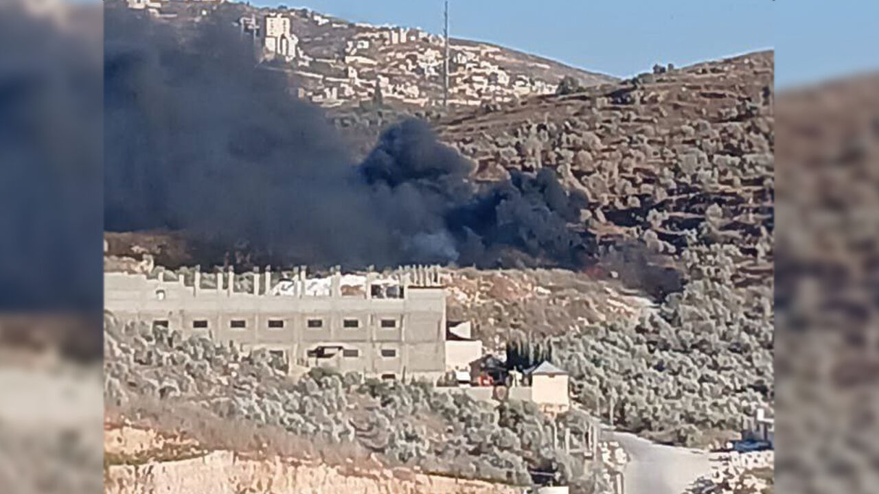 İsrailli yerleşimci çeteler Filistinlilerin evlerini ateşe verdi - 1. Resim