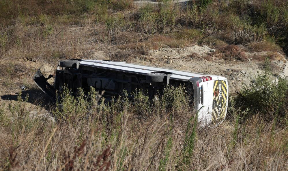 Kuzey Marmara Otoyolu'nda işçi servisi şarampole yuvarlandı - 1. Resim