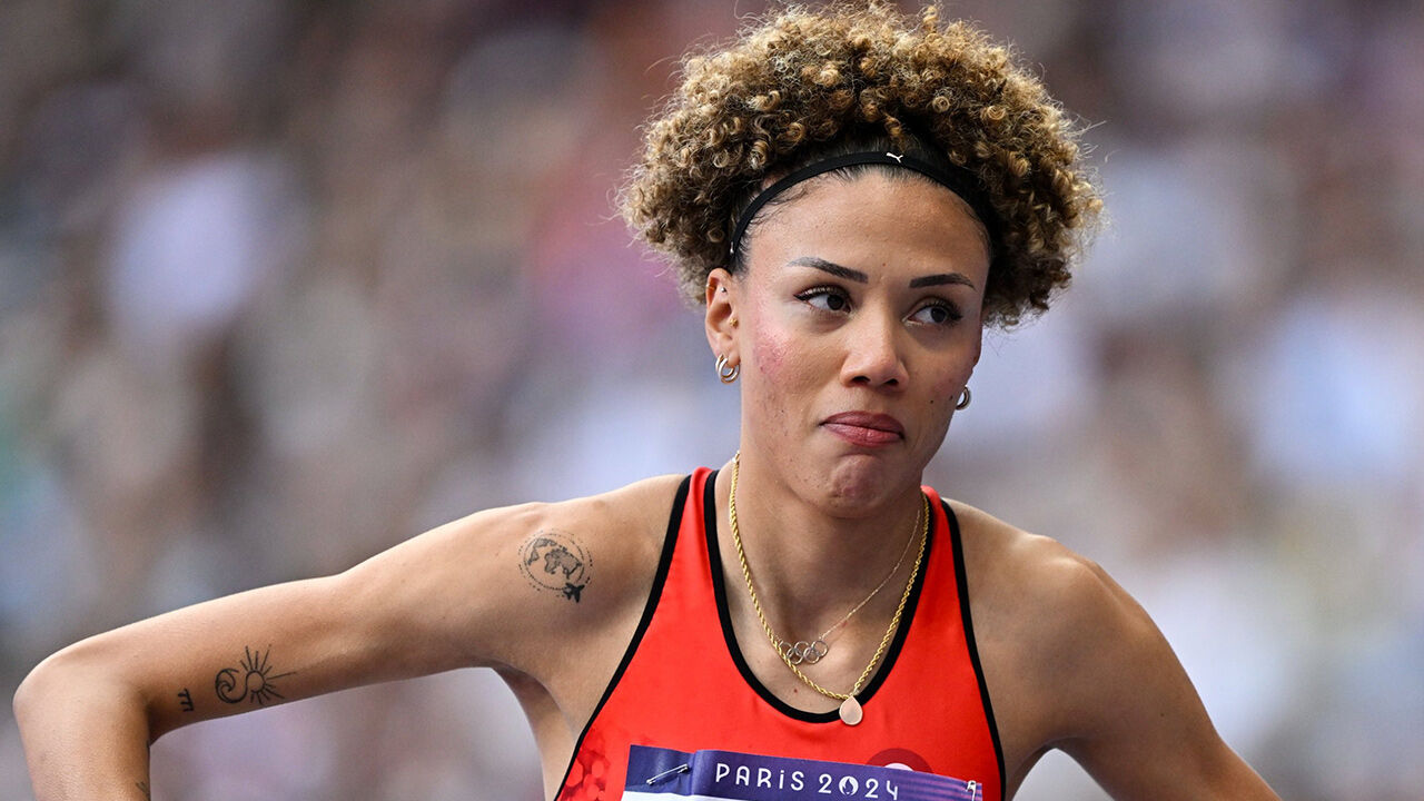 Milli atletimiz Buse Savaşkan, kadınlar yüksek atlamada finale çıktı - 1. Resim