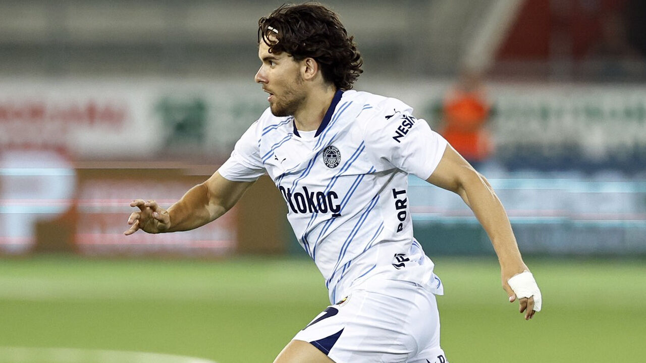 Mourinho'dan sürpriz karar! Ferdi Kadıoğlu'na yeni görev verildi Mourinho'dan sürpriz karar! Ferdi Kadıoğlu'na yeni görev verildi - 1. Resim