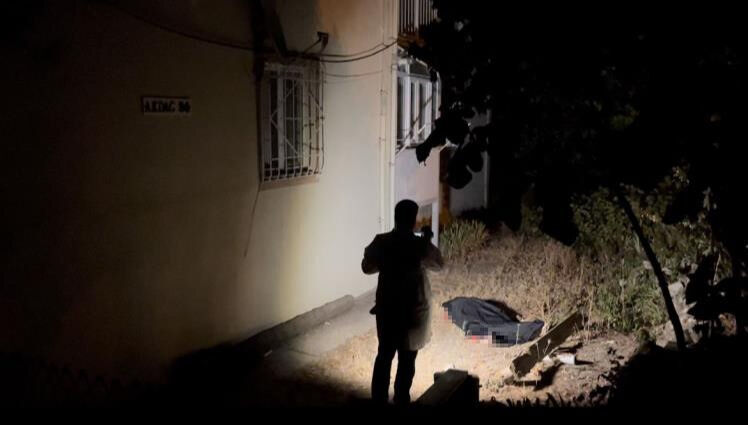 86 yaşındaki adamın feci ölümü! Hava almak için cama çıktı, 4. kattan aşağıya düştü - 2. Resim