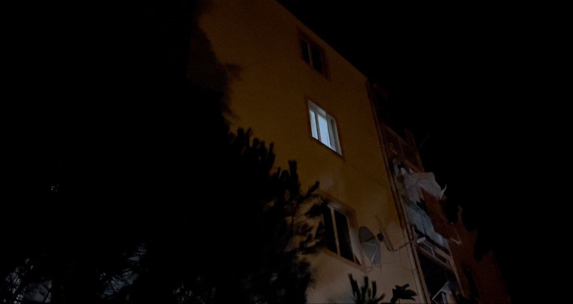 86 yaşındaki adamın feci ölümü! Hava almak için cama çıktı, 4. kattan aşağıya düştü - 1. Resim