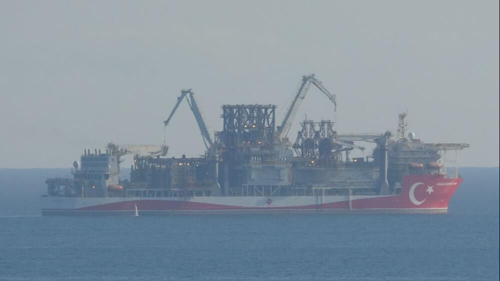 Abdülhamid Han sondaj gemisi görev yeri olan Karadeniz'e ulaştı Abdülhamid Han sondaj gemisi görev yeri olan Karadeniz'e ulaştı - 1. Resim