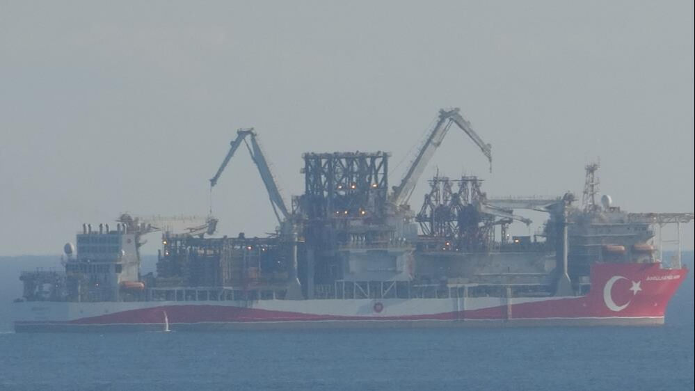 Abdülhamid Han sondaj gemisi görev yeri olan Karadeniz'e ulaştı Abdülhamid Han sondaj gemisi görev yeri olan Karadeniz'e ulaştı - 3. Resim