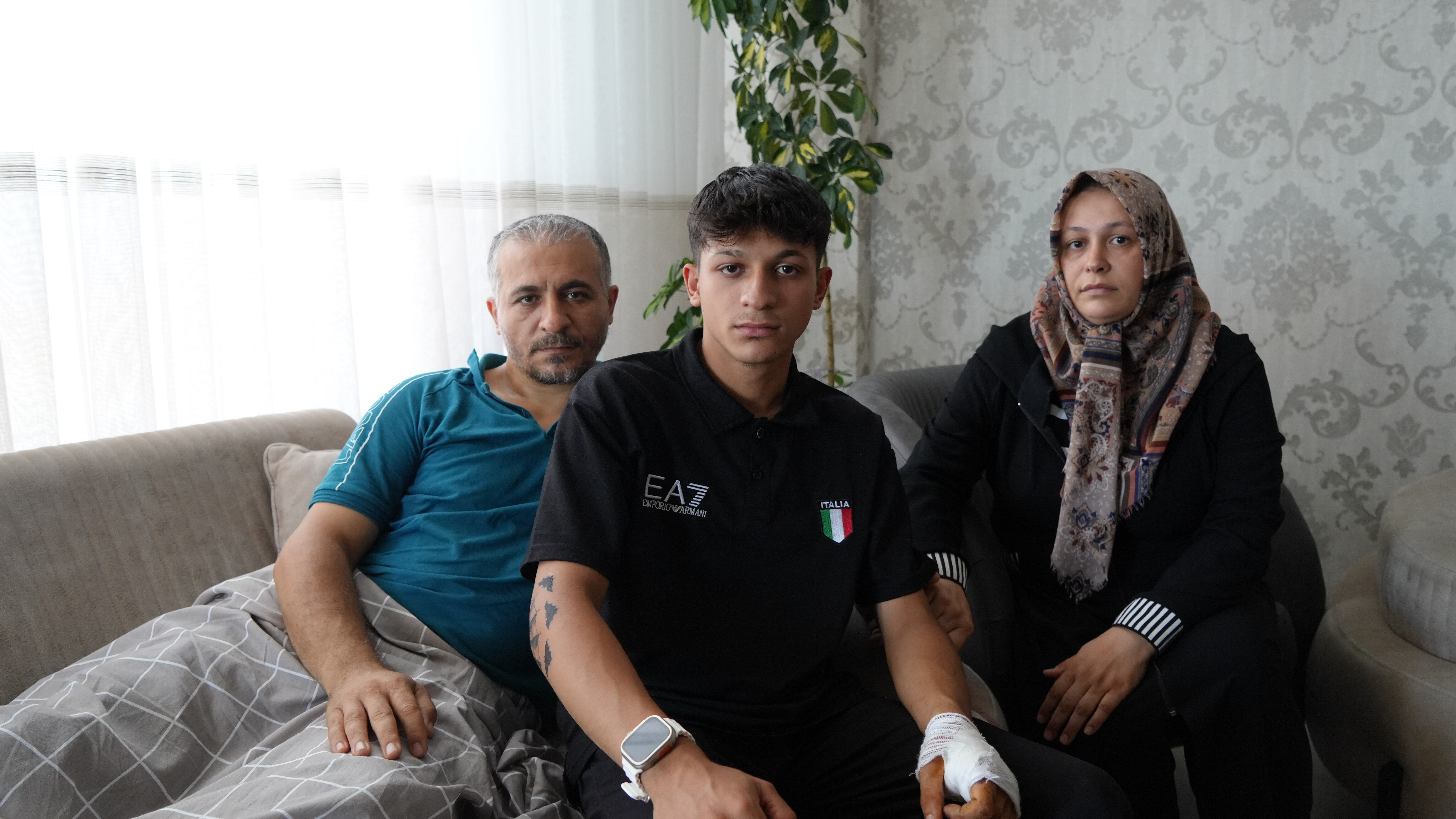 Araçtan iner inmez ateş ettiler! Korkunç cinayetin dehşete düşüren görüntüleri... - 1. Resim