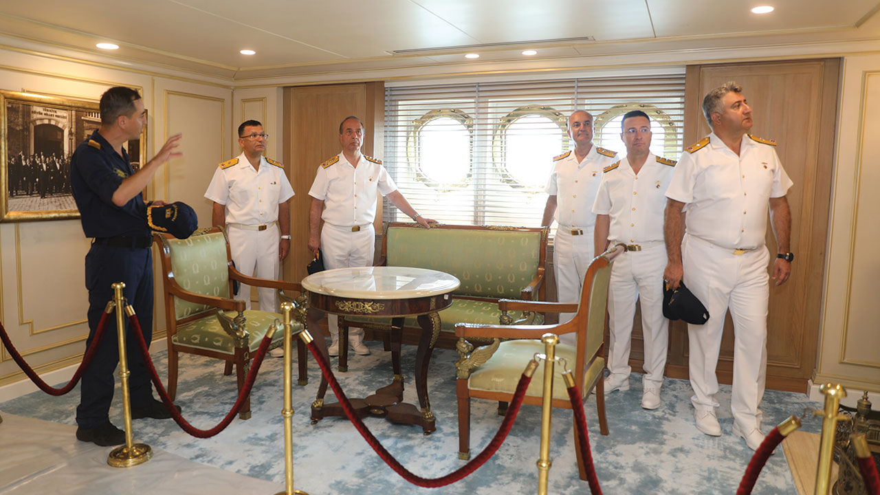 Atatürk'ün 'manevi mirası' Savarona İstanbul açıklarında! Oramiral Tatlıoğlu inceledi - 3. Resim