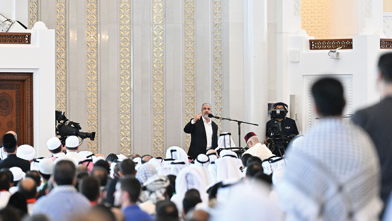 Hamas Başkan Vekili Halid Meşal'dan, Heniyye'nin cenaze töreninde sert tepki: Büyük zannettiğimiz ülkelerin öyle olmadığını gördük - 2. Resim