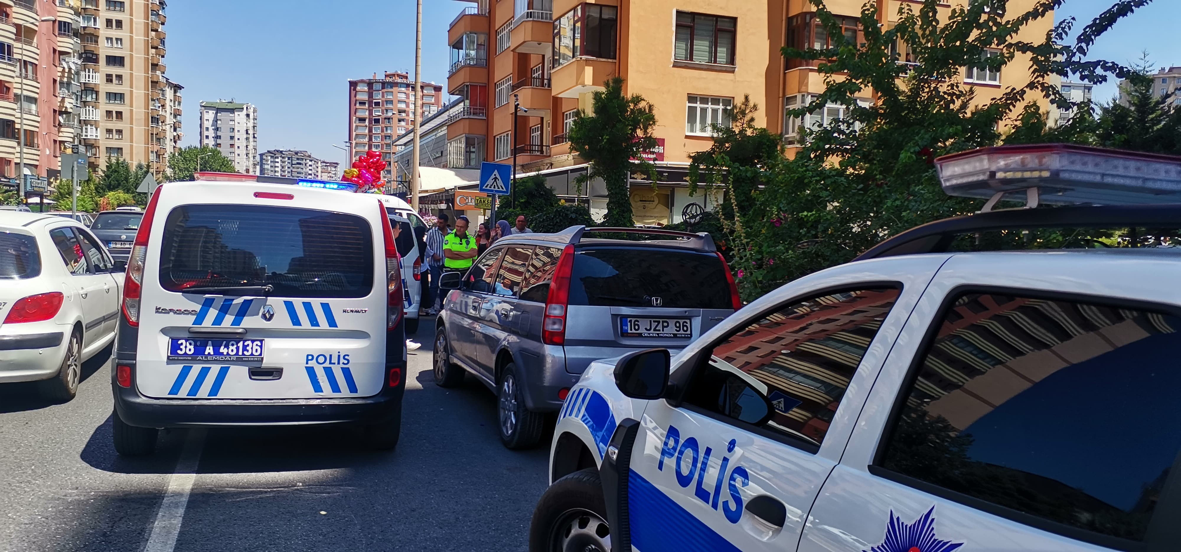 Kayseri'de bir kişi 11. kattan düşerek hayatını kaybetti! Yakınları sinir krizi geçirdi - 1. Resim