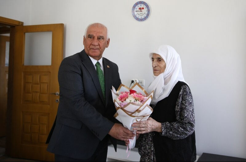 Yusuf Dikeç tüm dünyada gündem olmuştu! 90 yaşındaki annesi konuştu - 3. Resim