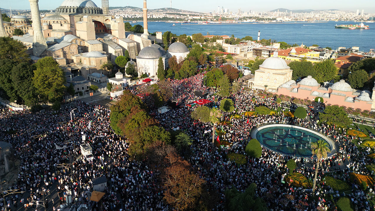 Ayasofya’dan Filistin direnişine destek ve dua! Haniye’nin vasiyeti Ayasofya’da yerine getirildi Ayasofya’dan Filistin direnişine destek ve dua! Haniye’nin vasiyeti Ayasofya’da yerine getirildi - 1. Resim