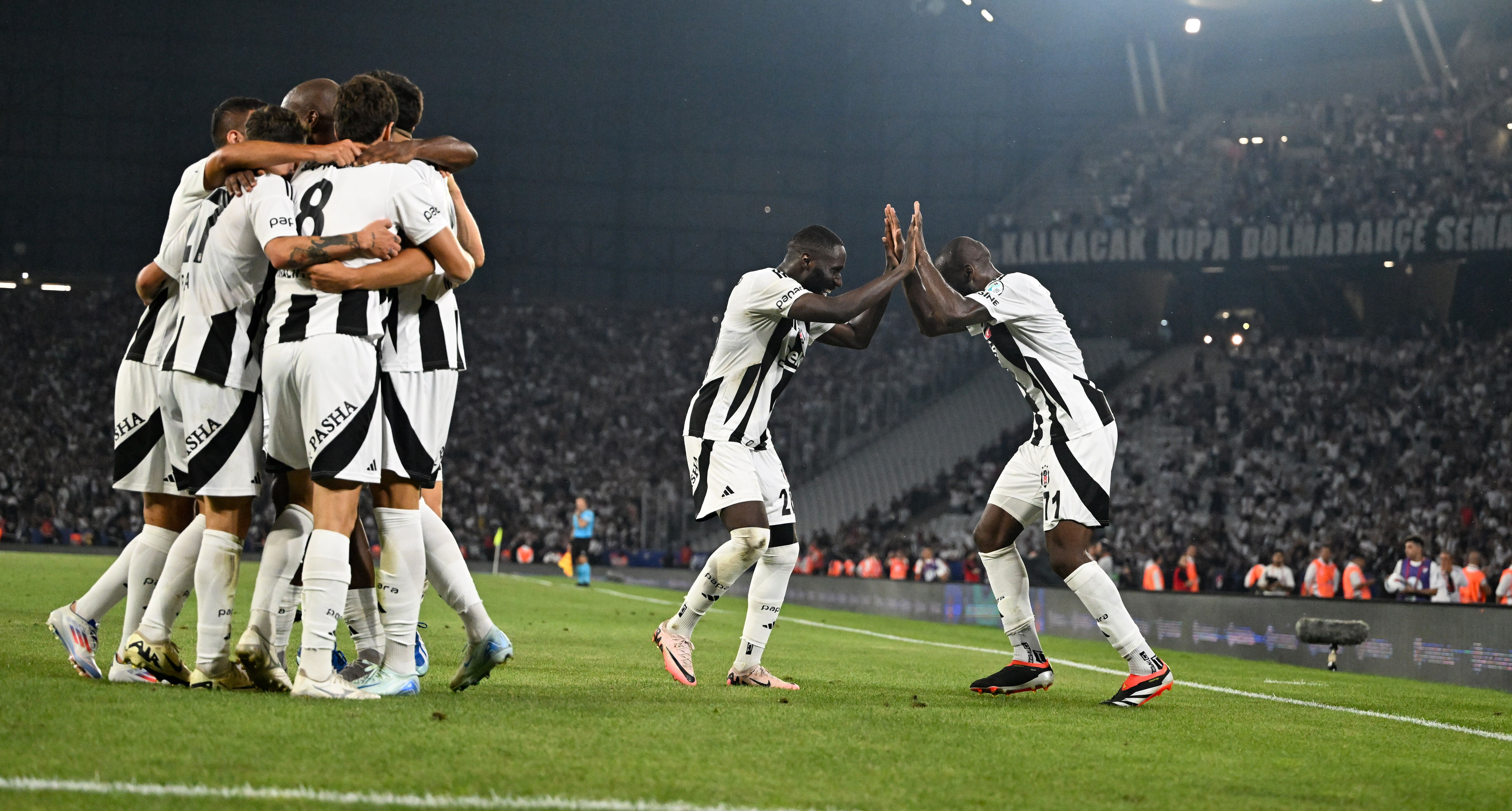 Beşiktaş şov yaptı! Kartal'dan 5 gollü galibiyet - 1. Resim