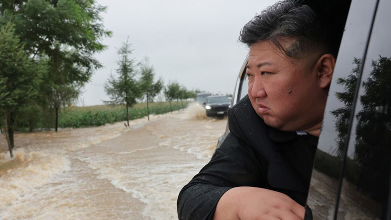 Kuzey Kore lideri Kim'den Güney Kore'ye 'uydurma haber' tepkisi! Kuzey Kore lideri Kim'den Güney Kore'ye 'uydurma haber' tepkisi! - 1. Resim