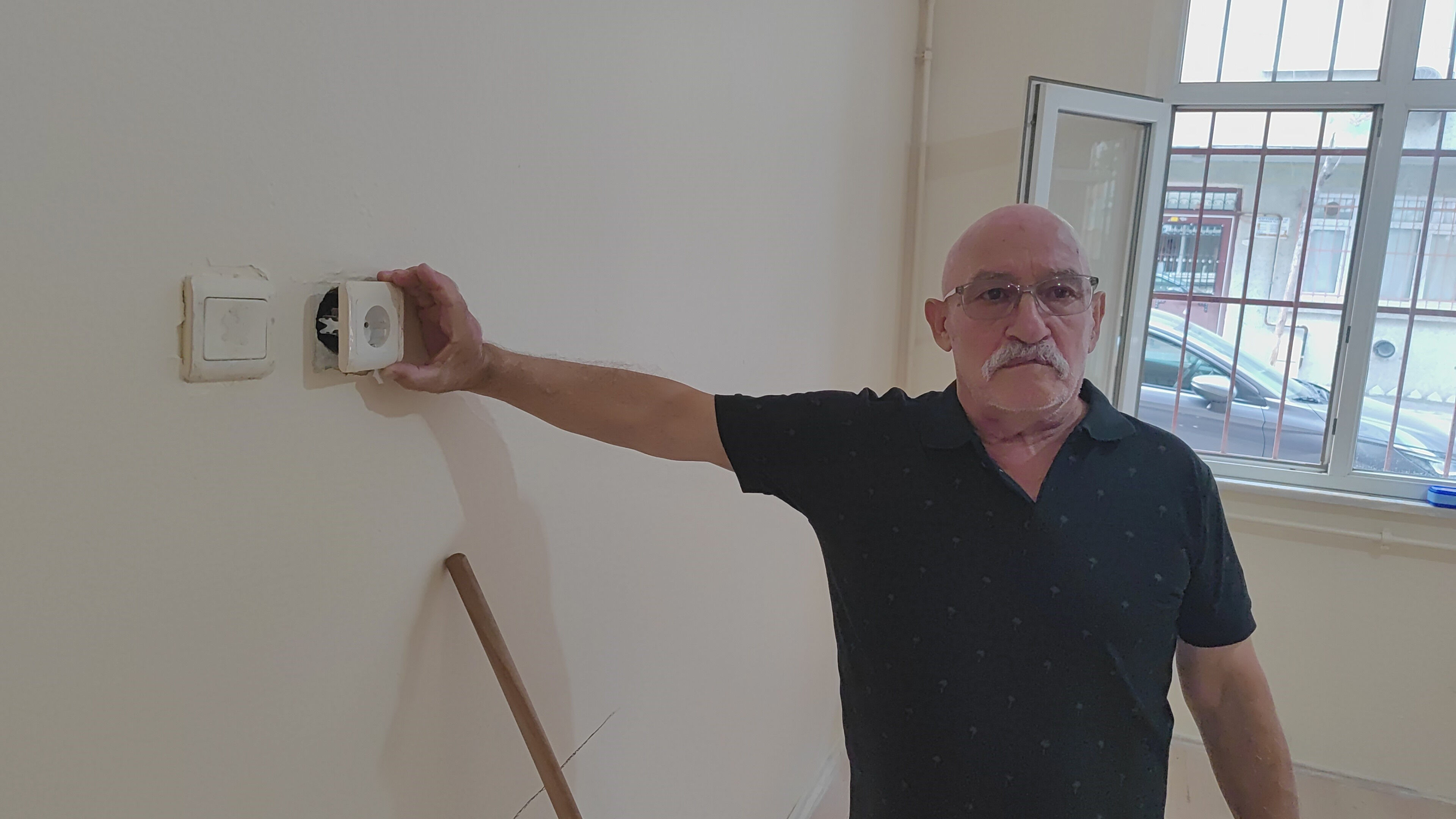 4 yıllık kiracı neler yapmış neler! Daireye giren ev sahibi gözlerine inanamadı, 100 bin liralık zarar var - 2. Resim