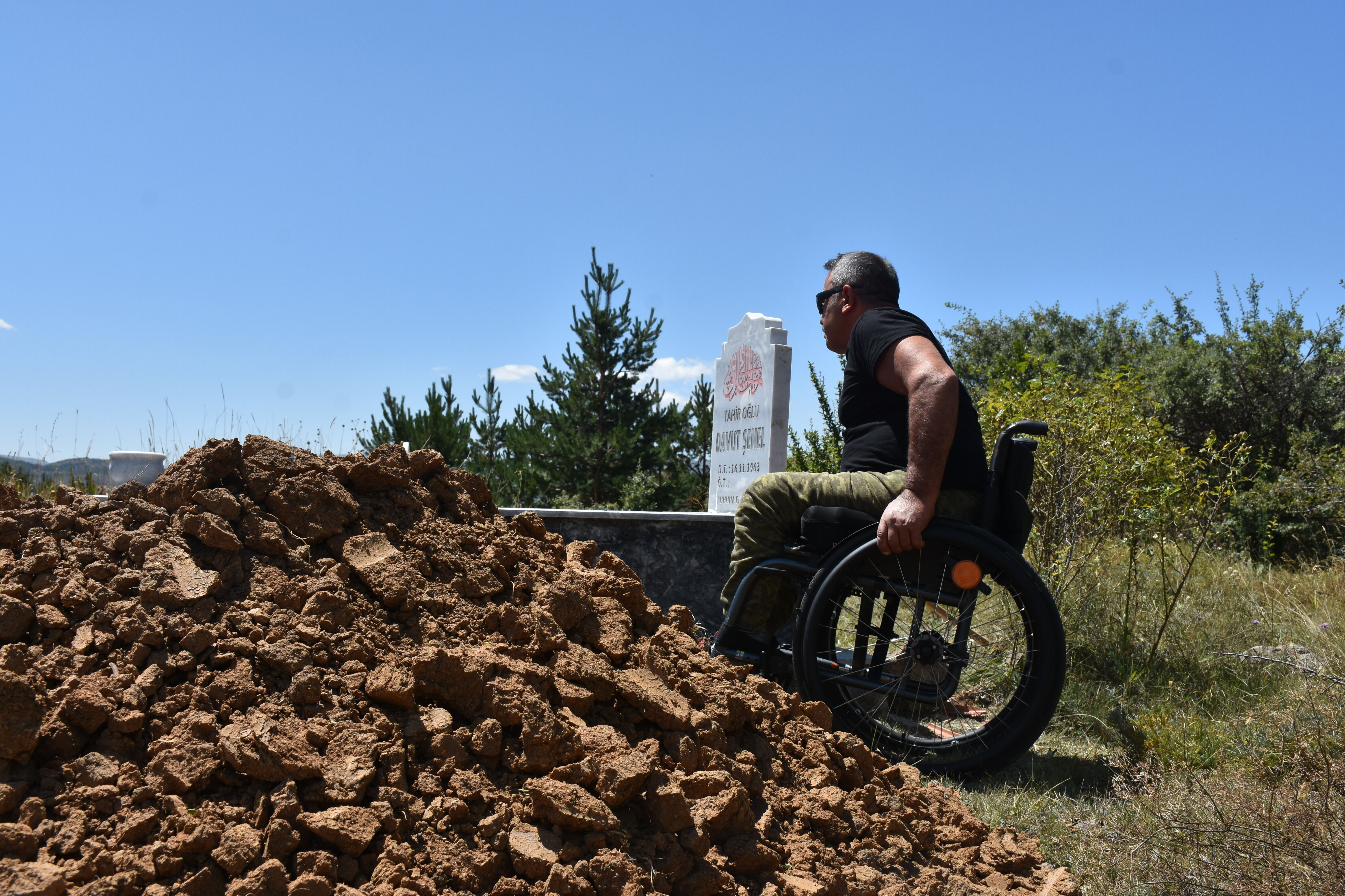 Almanya'da yaşayan Gümüşhaneli gurbetçinin memleket sevdası mezarını kazdırdı: Allah'ım imanla ölmeyi nasip etsin! Almanya'da yaşayan Gümüşhaneli gurbetçinin memleket sevdası mezarını kazdırdı: Allah'ım imanla ölmeyi nasip etsin! - 1. Resim