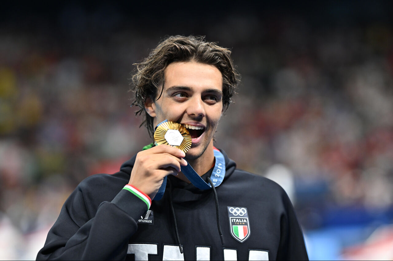 Altın madalyalı yüzücü Thomas Ceccon parkta uyudu! Paris'te sorunlar bitmiyor - 3. Resim