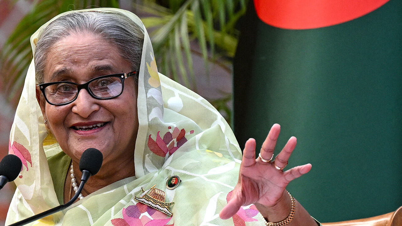 Bangladeş'te darbe! 200'den fazla ölü var! Göstericiler binayı bastı, Başbakan Hanisa helikopterle kaçtı - 3. Resim