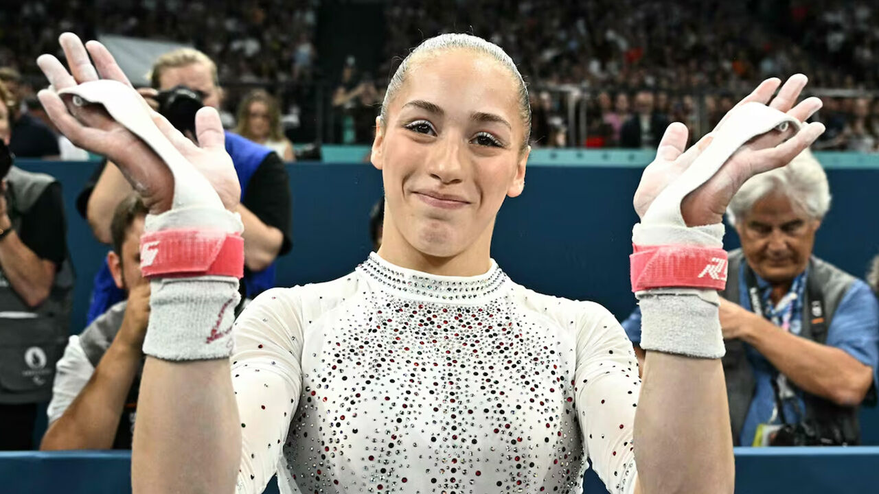 Cezayir asıllı Kaylia Nemour kendisine sahip çıkmayan Fransızlara altınla cevap verdi - 2. Resim