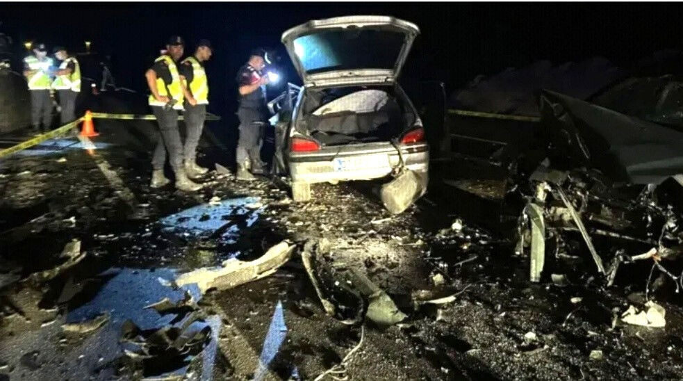 Düğün dönüşü yürek yakan kaza! Gelin ve damat olay yerinde hayatını kaybetti - 1. Resim