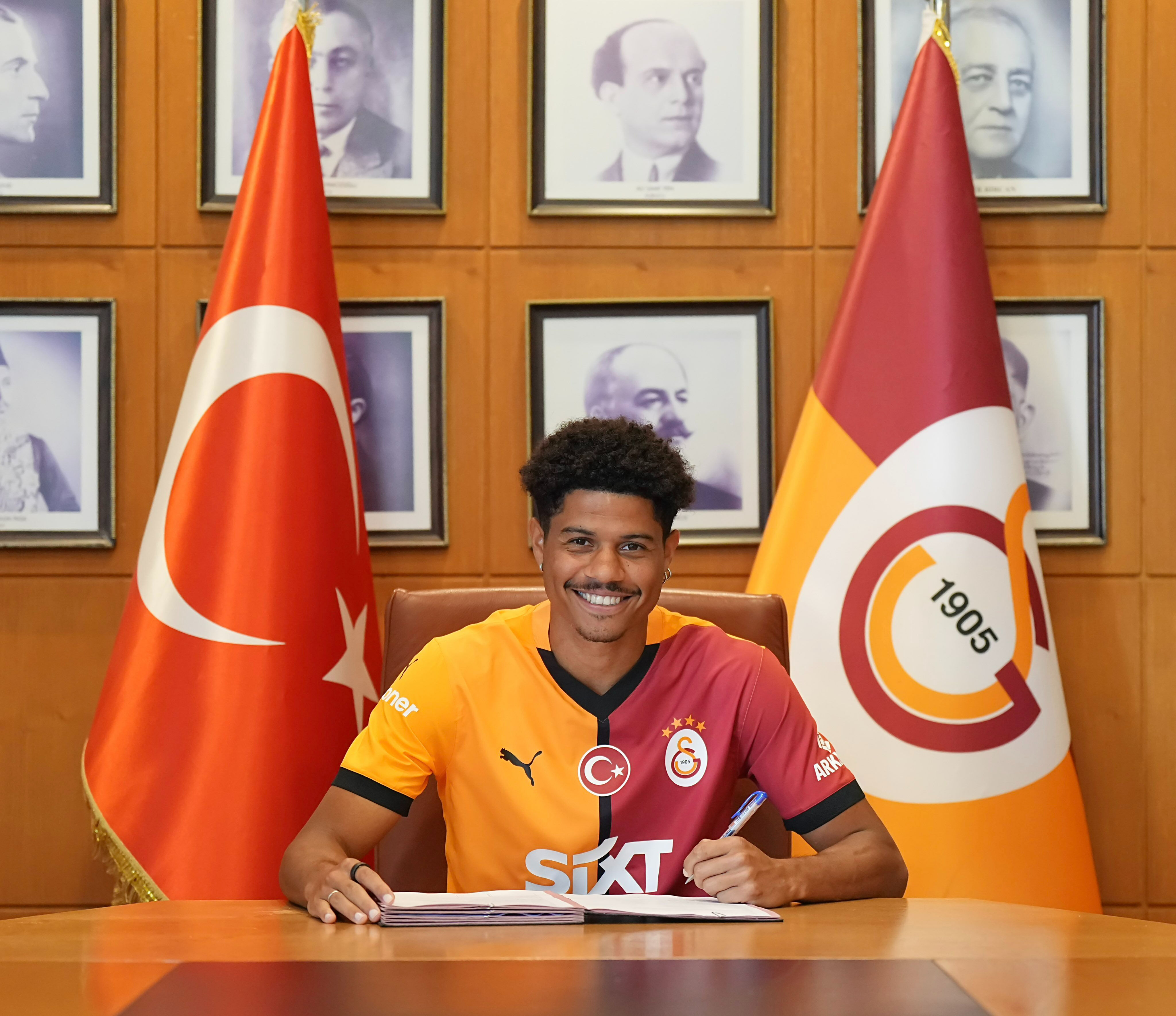 Galatasaray tarihinin 204. yabancı futbolcusu Gabriel Sara oldu Galatasaray tarihinin 204. yabancı futbolcusu Gabriel Sara oldu - 1. Resim