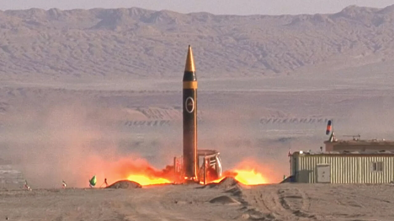 İran'ın başkenti Tahran intikam afişleriyle donatıldı İran'ın başkenti Tahran intikam afişleriyle donatıldı - 4. Resim