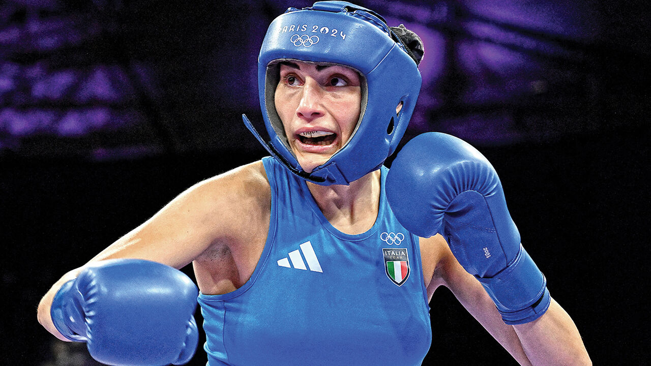 İtalyan boksör Carini, erkek olduğu iddia edilen Khelif'ten özür diledi İtalyan boksör Carini, erkek olduğu iddia edilen Khelif'ten özür diledi - 1. Resim