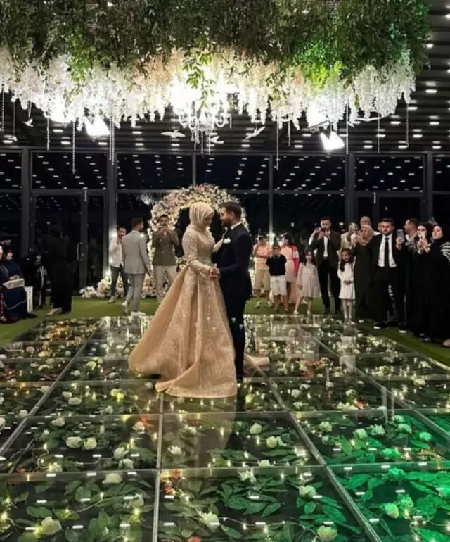 Kadir Ezildi soluğu Erzurum'da aldı! Nişanlısının tepkisi olay oldu - 1. Resim