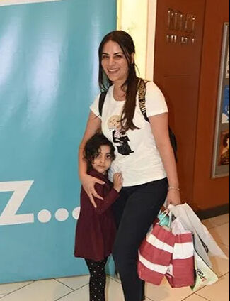 Şarkıcı Zara'nın kızı Dila görenleri şaşırttı!  Şarkıcı Zara'nın kızı Dila görenleri şaşırttı!