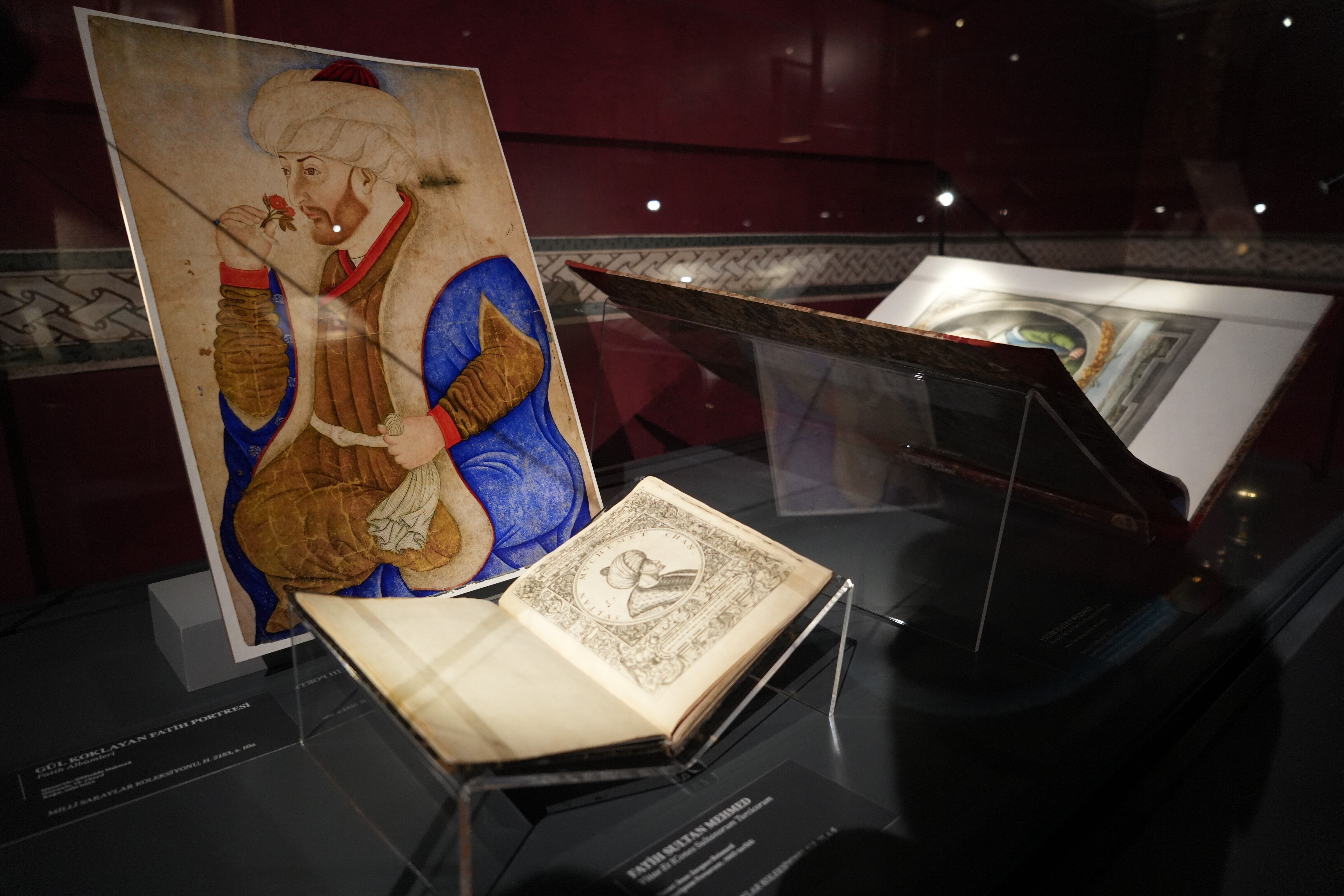 Yoğun talep üzerine sergi uzatıldı! Ankara'da sergilenen Fatih Sultan Mehmed'in özel eşyaları ziyaret ediliyor - 2. Resim