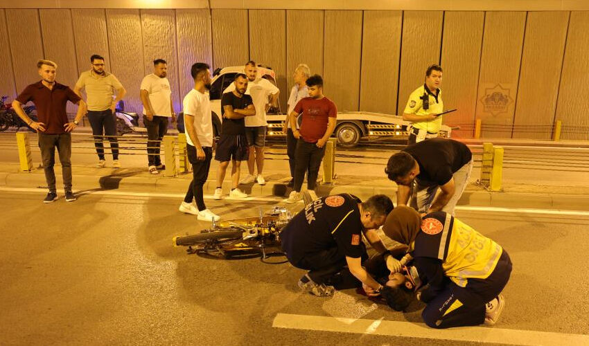 Babanın çaresizliği yürekleri dağladı! Ambulansın camından dakikalarca oğlunu izledi - 5. Resim