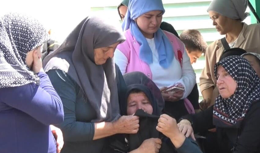 Düğünden saatler sonra can veren gelin ve damat yan yana defnedildi - 5. Resim