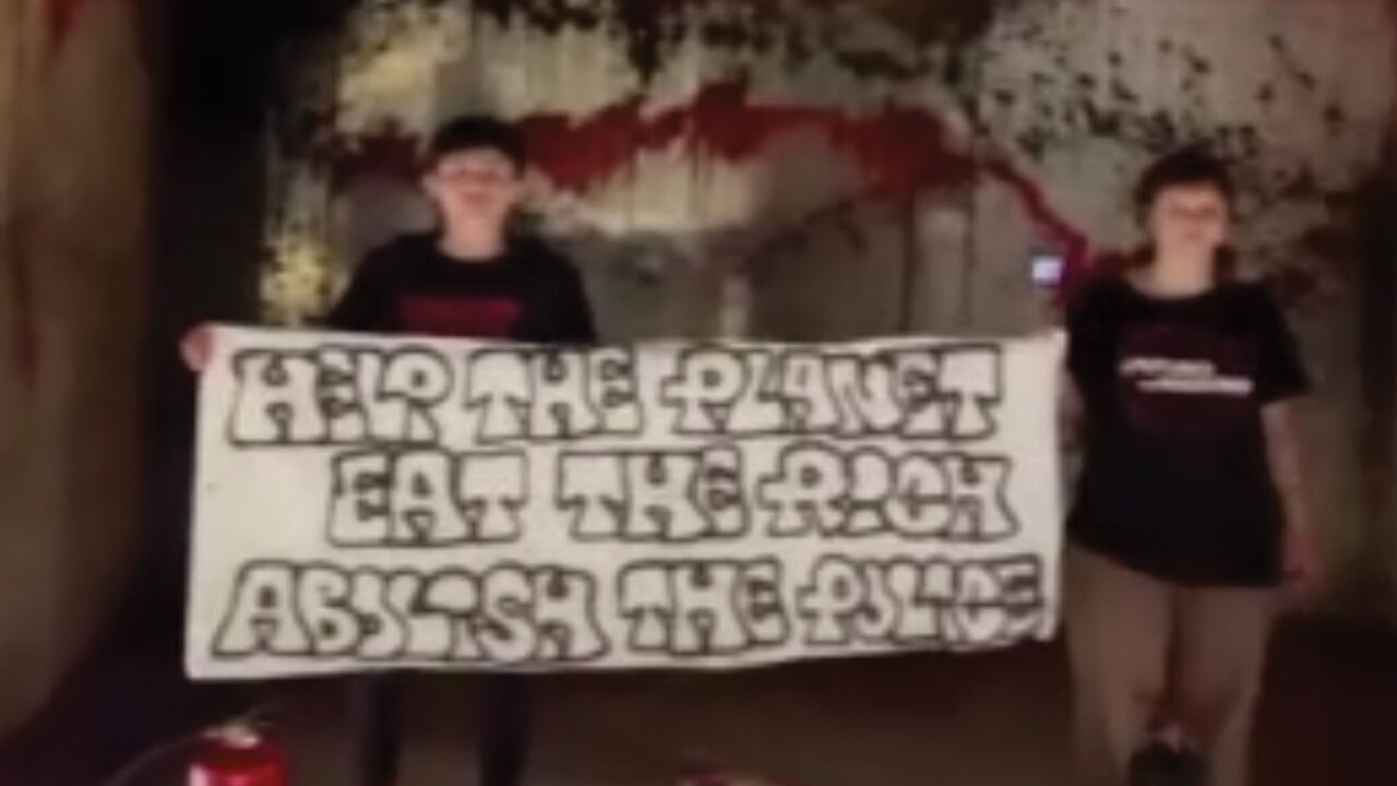 İklim aktivistleri Lionel Messi'nin malikanesine girerek protestoda bulundu: Gezegene yardım et, zenginleri ye... İklim aktivistleri Lionel Messi'nin malikanesine girerek protestoda bulundu: Gezegene yardım et, zenginleri ye... - 2. Resim