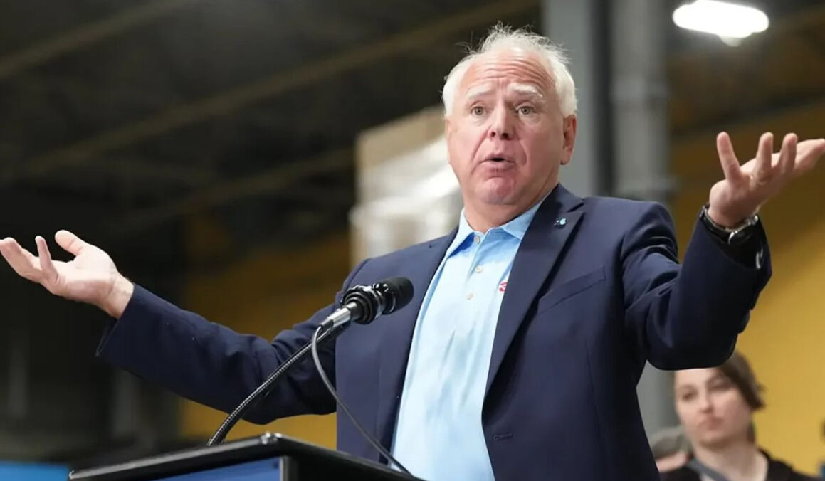 Kamala Harris başkan yardımcısı adayı olarak Tim Walz'ı seçti - 1. Resim