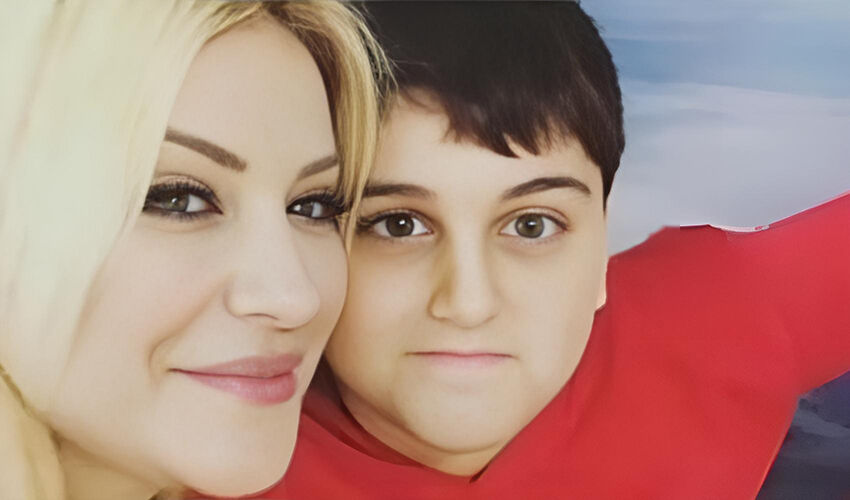 Songül Karlı gözlerden uzak büyüttüğü oğluyla fotoğraf paylaştı Songül Karlı gözlerden uzak büyüttüğü oğluyla fotoğraf paylaştı - 2. Resim