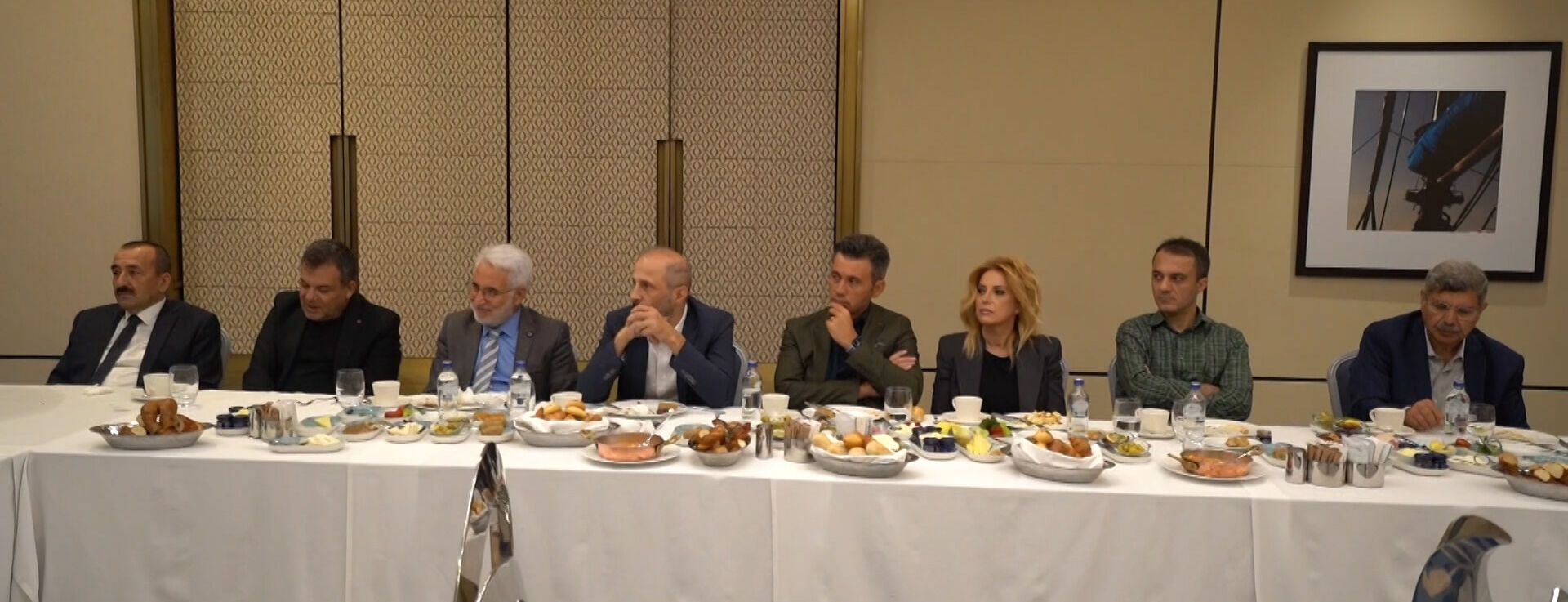 Kazakistan'ın Ankara Büyükelçisi Sapiyev İstanbul'da basın mensuplarıyla buluştu - 2. Resim