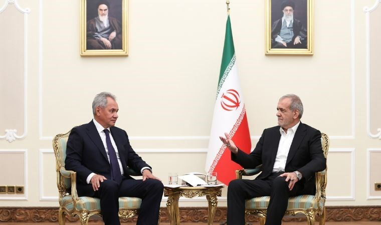 Macron ile görüşen Pezeşkiyan, Batı ülkelerine İsrail mesajı verdi: Desteği derhal sonlandırın Macron ile görüşen Pezeşkiyan, Batı ülkelerine İsrail mesajı verdi: Desteği derhal sonlandırın - 2. Resim